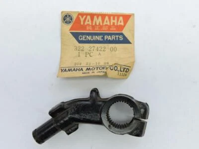 322-27422-00 NOS Yamaha Soporte Reposapiés Derecho DT2MX RT2MX S250b Foto 1 de 2