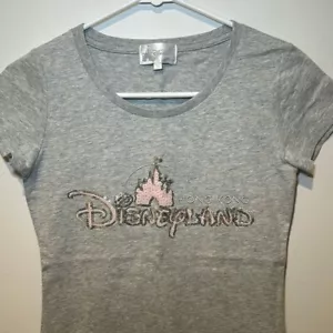 NWT Disneyland Hong Kong T-shirt Disney Fandom Parks Disneyworld Travel - Picture 1 of 3