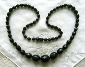 ALTE SCHWARZE PERLENKETTE - FACETTENSCHLIFF - JETT - TRAUERSCHMUCK - 59 cm - Bild 1 von 2