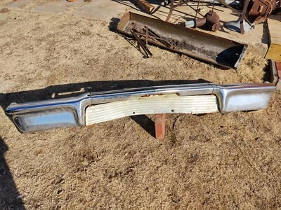 Parachoques delantero Chevrolet 1963 tamaño completo - Impala - Bel Air - Biscayne Foto 1 de 4