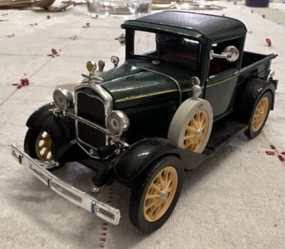 FORD MODEL A PICKUP 1931 GREEN 1/32 SCALE NATIONAL MOTOR MUSUEM MIB W/CoA!!! - Image 1 of 4