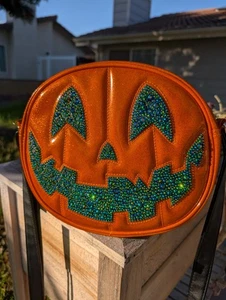 Custom Love Pain and Stitches Pumpkin Kult Two Face Orange Pumpkin Crossbody  - Bild 1 von 2