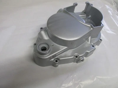 Cubierta de embrague del cárter del motor derecho Suzuki TC90 Blazer TS90 1971 70-72 OEM Foto 1 de 3