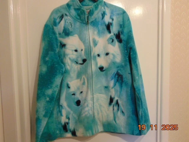 Ladies Fleece Jacket, Size 20/22. Turquoise Green with Wolves. - Image 1 of 4