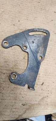 Soporte de bomba de dirección asistida delantera para transmisión automática Pontiac Firebird GTO 1967-70 original Foto 1 de 2