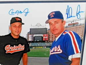 FOTO FIRMADA AUTOGRAFIADA 11x14 de Nolan Ryan & Cal Ripken Jr/2000 o menos leyenda - Imagen 1 de 6