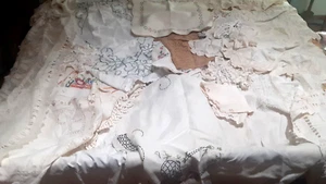 27 pc lot vintage Linens Doily Dresser Scarf tablecloth Embroidered Lace AS IS - Picture 1 of 15