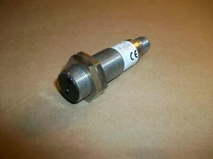 Balluff Photoelectric Sensor BOS 18M-PA-1PD-E5-C-S4   10-30VDC  60-400mm Sensing - Picture 1 of 3