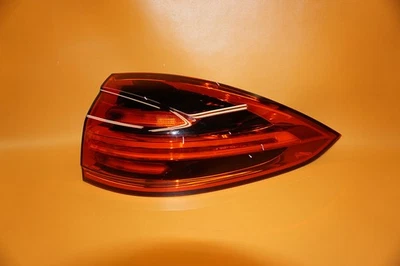 ЗАДНИЙ ФОНАРЬ ДЛЯ ПРАВОСТОРОННЕГО ПАССАЖИРА PPORSCHE CAYENNE 2015 2016 СВЕТОДИОДНЫЙ 7P5 945 208 H ОТ ОРИГИНАЛЬНОГО ПРОИЗВОДИТЕЛЯ - Изображение 1 из 4