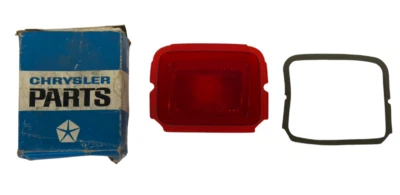 Dodge 440 330 1964 luz trasera lateral lámpara lente roja con junta 2448655 Nuevo de Lote Antiguo Foto 1 de 4