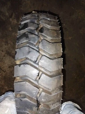 Neumático de carretilla elevadora industrial de 6/10 capas 6,90-9 nuevo Foto 1 de 3