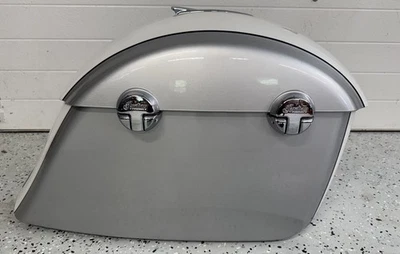 Alforja rígida Indian 14-24 Chief Chieftain Roadmaster lado derecho blanco gris Foto 1 de 4