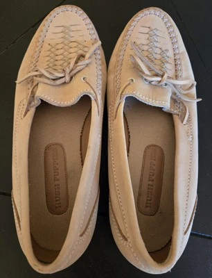 Zapatos planos de gamuza para mujer Hushpuppies blanco roto Foto 1 de 4