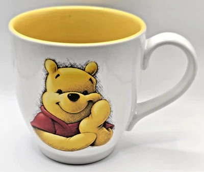Taza de colección Disney Store Winnie The Pooh coleccionable Disneya blanca/amarilla 20 OZ Foto 1 de 4