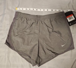 Nike Dri-Fit Black  Size Large (Girls) Grey BNWT - Picture 1 of 4