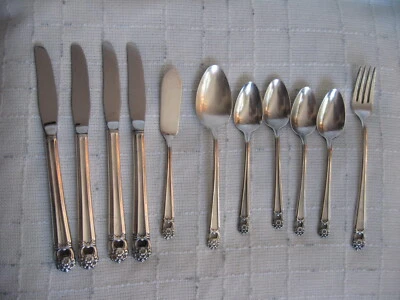 International Rogers Silverplate 1941 Eternally Yours Knives Teaspoons Fork 11P - Image 1 of 4