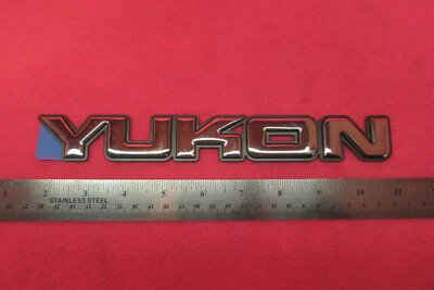 NEW NOS OEM GM 2000-2006 GMC Yukon Emblem - chrome 15114053 - Image 1 of 4