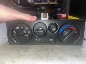 1990-1994 Mitsubishi 3000GT climate control assembly N/A knobs G4 - Picture 1 of 13