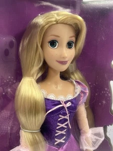 RARO RITROVAMENTO Disney Store Principessa aggrovigliata 2011 che canta Raperonzolo 17" bambola nuova con scatola vedi - Foto 1 di 24
