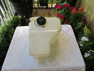 98-11LINCOLN TOWN COCHE LIMPIAPARABRISAS DEPÓSITO DE AGUA TANQUE CON BOMBA OEM Foto 1 de 4