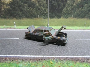 Mercedes 240 D w123 Scheunenfund Autowrack Schrottplatz Patina 1:87 H0 HO UNIKAT - Picture 1 of 6