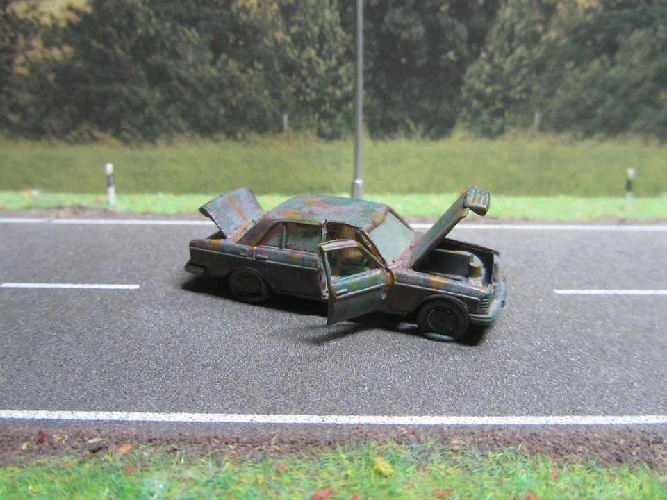 Mercedes 240 D w123 Scheunenfund Autowrack Schrottplatz Patina 1:87 H0 HO UNIKAT - Bild 1 von 4