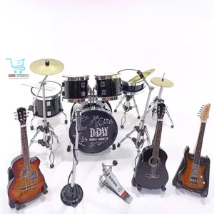 Batería y guitarra miniatura SUGA BTS Agust'D Tour 1:12 coleccionable - Imagen 1 de 6