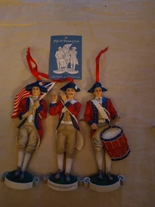 Vintage Colonial Williamsburg Soldier Ornaments Fife, Drum & Flag w/box & card - Picture 1 of 7