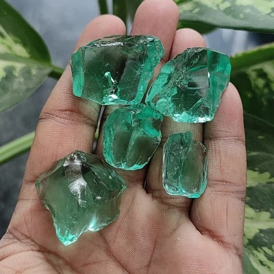 Piedra preciosa áspera natural de 268 quilates con certificación de amatista verde brasileña sin cortar 5 piezas Foto 1 de 4