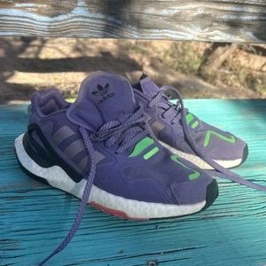 Damen Adidas Day Jogger Lila 8M - Bild 1 von 5