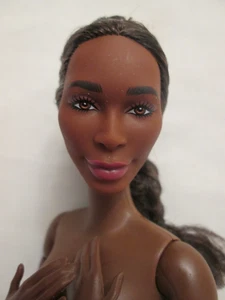 Venus Williams Inspiring Women Barbie Doll Only Made to Move Tall Body Brunette - Bild 1 von 10