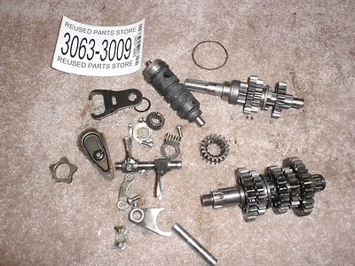 Kawasaki KLT250A 1982 ATC transmisión de tres ruedas engranajes y ejes Foto 1 de 3