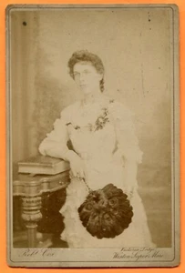 Weston Super Mare, England, Portrait of a Young Woman, by Cox, ca 1890 Backstamp - Picture 1 of 3