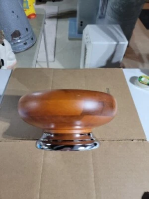  VintageRound Wooden Bowls with Metal Pedestal Chrome Color Base. Foto 1 de 4