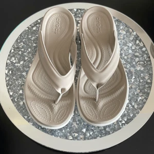 Crocs Capri V Women's Sporty Flip flop sandals preowned Cobblestone sandstone 8W - Picture 1 of 14