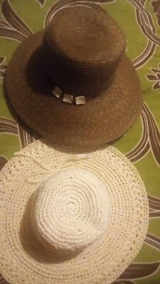 LOTE DE (2) FABULOSOS SOMBREROS MUJER ALA ANCHA VERANO Foto 1 de 4