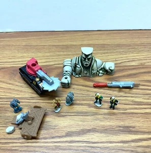 Small Soldiers Chip Hazard's Battle Headquarters Micro Play Set Figures Lot - Picture 1 of 6