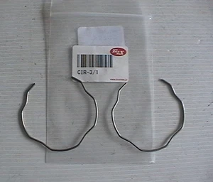 2x Tourmax Front Fork Retaining Circlips CIR-3/1 Honda CR125 XR250 FJS VFR VT EN - Picture 1 of 1