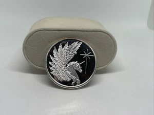 Vintage 1 Oz Silver Art Round Unicorn Pegasus Fantasy Star - Picture 1 of 9