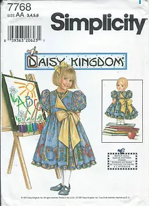 S 7768 patrón de costura Daisy Kingdom VESTIDO Y PINÁCEO Muñeca 17" SIN CORTAR niña 3,4,5,6 - Imagen 1 de 1