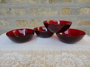 4 ciotole da dessert VINTAGE ancoraggio ROYAL RUBY ROSSO VETRO 4 5/8" bacche ciotole - Foto 1 di 4