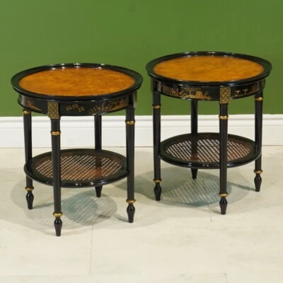 Par de mesas auxiliares negras para piano Chinoiserie con intrincada incrustación de nogal burlado Foto 1 de 4