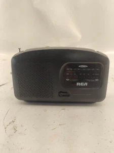 RCA RP7664A Portable 2 Band Radio Receiver - Picture 1 of 4