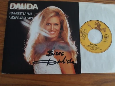 DEDICACE Par DALIDA Femme Est La Nuit  FRENCH SP SONOPRESSE IS 45.728  1976  EX+ - Image 1 of 4