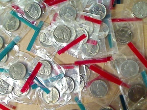 SALE - US MINT JEFFERSON NICKELS 1977 - 1987 CELLO PACK UNCIL 50 COINS P&D - Picture 1 of 2