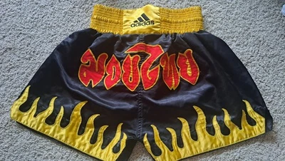Pantalones cortos ADIDAS Muay Thai/MMA negros/dorados talla XL Foto 1 de 4