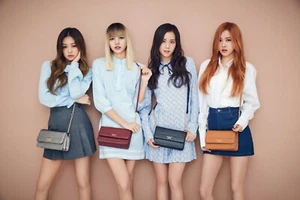 KPOP BLACKPINK V4 Poster Various Sizes - Picture 1 of 1