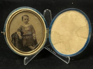 Antico Tintype - Piatto 1/6" - Astuccio Ovale - Immagine Giovane Ragazzo - Foto 1 di 7
