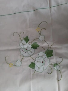 NEW tablecloth lite beige mix embroidered ivy floral flowers 68 x 101 - Picture 1 of 4