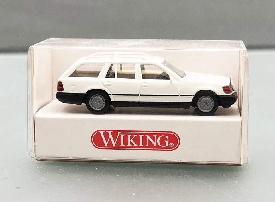 1:87 Wiking 1540116 Mercedes Benz 230 TE BIANCA - Immagine 1 di 1